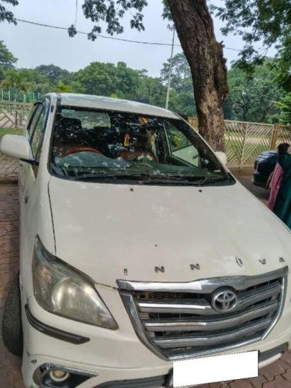 2012 Toyota Innova 2.5 G1 BSIV