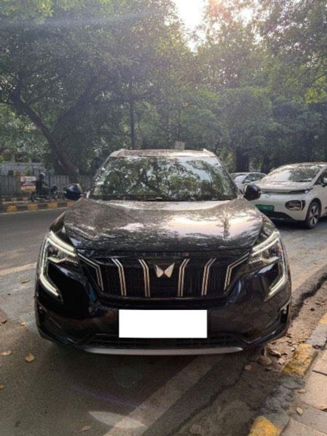 Second-hand 2023 Mahindra XUV700 एएक्स7 7Str for sale in New Delhi