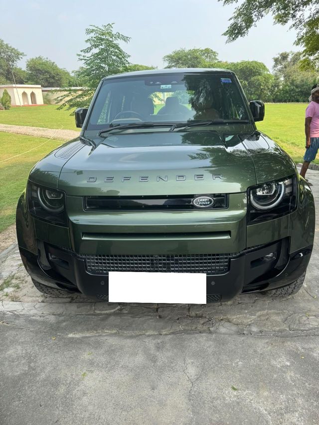 Land Rover Defender 2.0 l Petrol 110 X-Dynamic HSE Second-hand 2025 Land Rover Defender 2.0 l Petrol 110 X-Dynamic HSE for sale in New Delhi