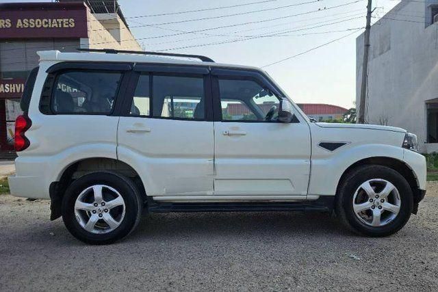 Mahindra Scorpio S11 4WD BSIV Second-hand 2018 Mahindra Scorpio S11 4WD BSIV for sale in Gurgaon