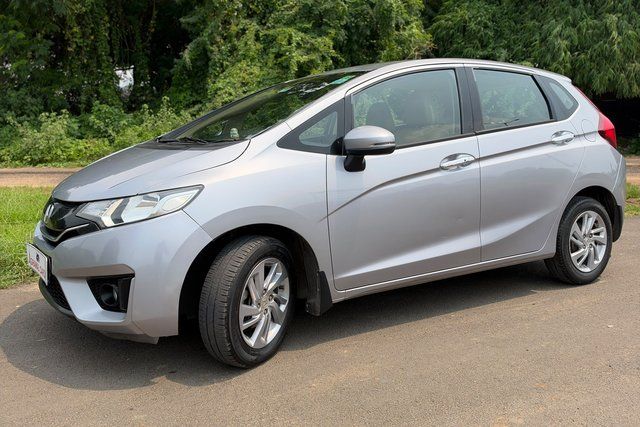 Second-hand 2019 Honda Jazz VX CVT for sale in Vadodara