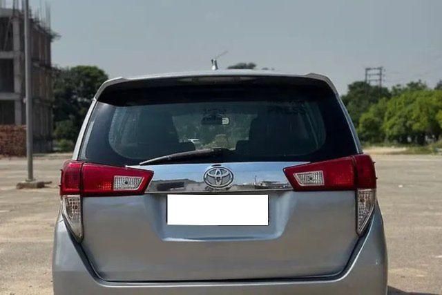 Toyota Innova Crysta 2.4 GX MT BSIV Second-hand 2016 Toyota Innova Crysta 2.4 GX MT BSIV for sale in Ludhiana