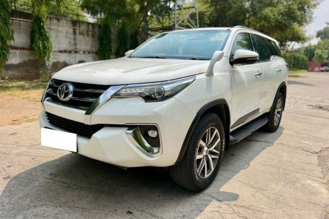 Second-hand 2018 Toyota Fortuner 2.8 4डब्ल्यूडी AT बीएस4 for sale in New Delhi