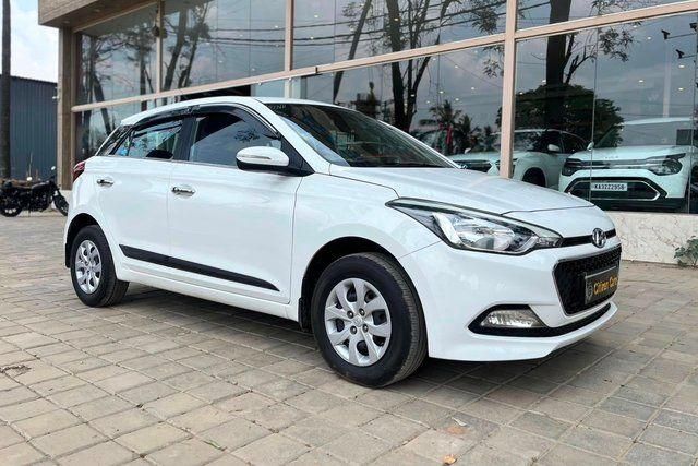 Hyundai i20 Sportz 1.2 Second-hand 2016 Hyundai i20 Sportz 1.2 for sale in Bangalore