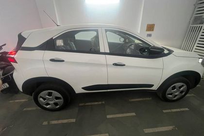 2025 Tata Nexon स्मार्ट प्लस