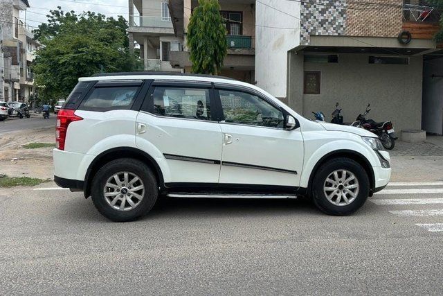 Second-hand 2016 Mahindra XUV500 आर W10 FWD for sale in Jaipur