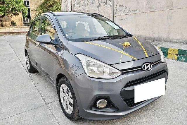 Second-hand 2016 Hyundai Grand i10 स्पोर्टज़ for sale in Noida