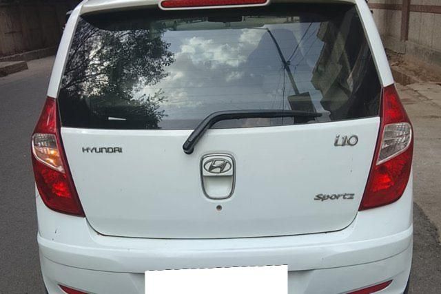 Hyundai i10 Sportz Second-hand 2013 Hyundai i10 Sportz for sale in New Delhi