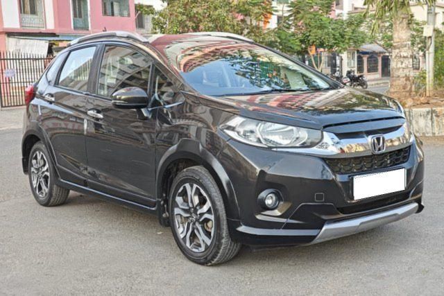 Second-hand 2017 Honda WR-V i-VTEC वीएक्स for sale in Mumbai