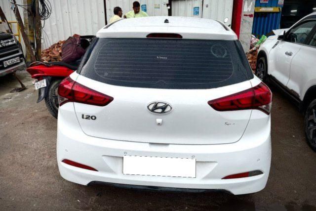 Hyundai i20 Sportz 1.2 Second-hand 2015 Hyundai i20 Sportz 1.2 for sale in New Delhi