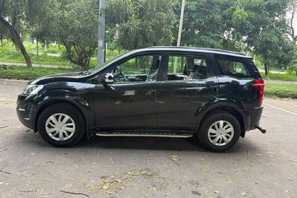 2017 Mahindra XUV500 W4