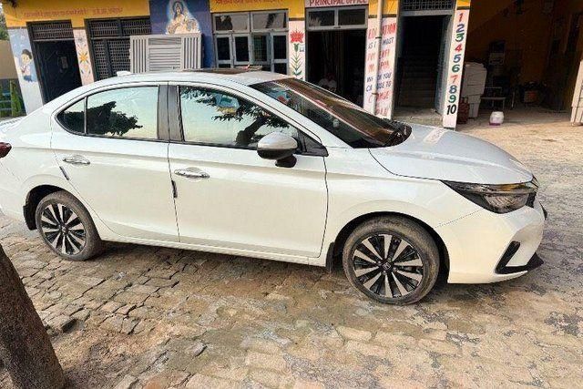 Honda City Hybrid जेडएक्स सीवीटी Second-hand 2024 Honda City Hybrid जेडएक्स सीवीटी for sale in Dadri