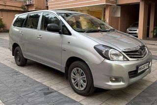 Used 2.5 G (Diesel) 8 Seater BS III