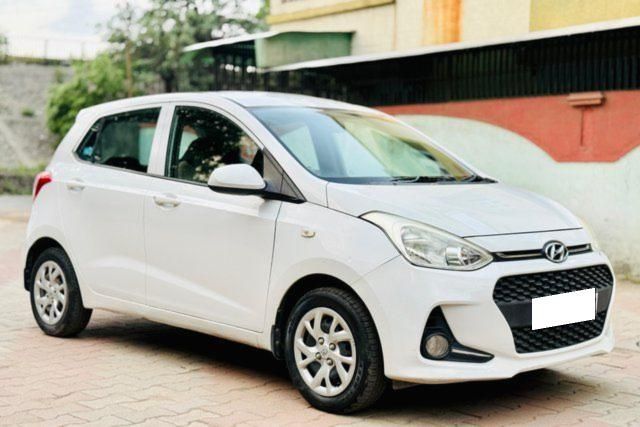 Second-hand 2017 Hyundai Grand i10 मैग्ना for sale in Ahmedabad