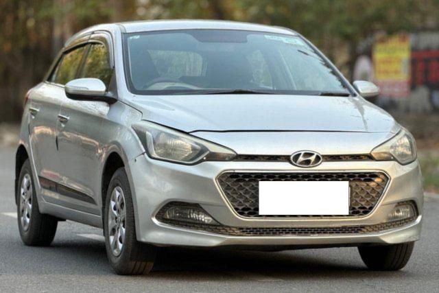 Hyundai i20 Sportz 1.2 Second-hand 2014 Hyundai i20 Sportz 1.2 for sale in New Delhi