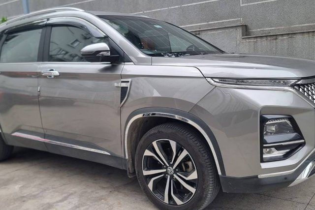 MG Hector Plus 1.5 टर्बो Savvy Pro CVT बीएस6 Second-hand 2023 MG Hector Plus 1.5 टर्बो Savvy Pro CVT बीएस6 for sale in Hyderabad