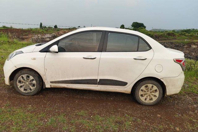 Second-hand 2016 Hyundai Xcent 1.1 CRDi बेस for sale in Pune