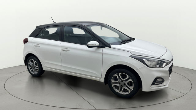 Hyundai i20 1.2 एस्टा Dual Tone Second-hand 2018 Hyundai i20 1.2 एस्टा Dual Tone for sale in Bangalore