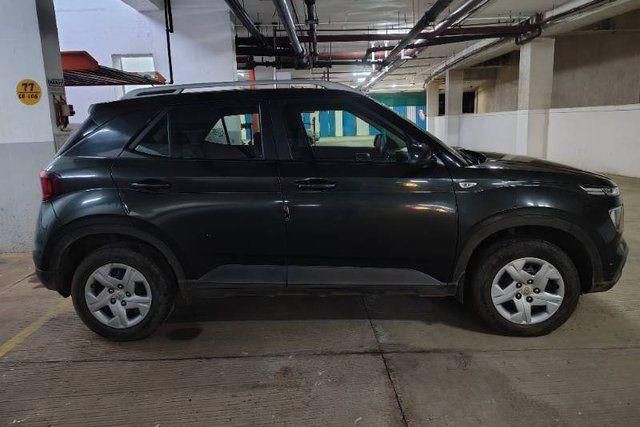 Hyundai Venue S Second-hand 2020 Hyundai Venue S for sale in Mumbai