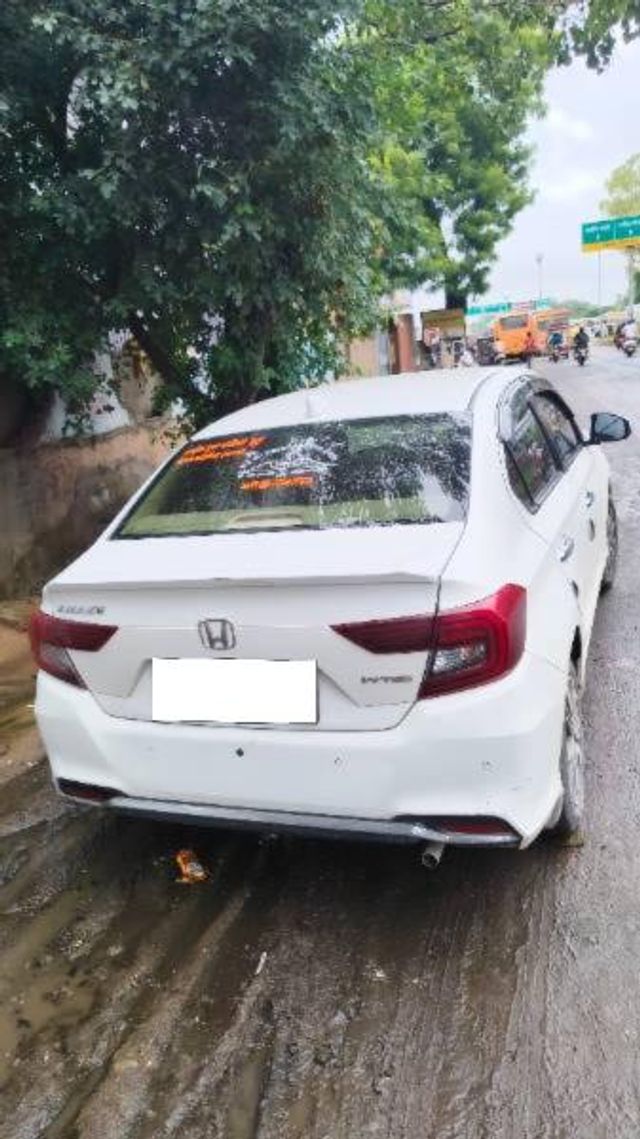 Honda Amaze 2nd Gen VX CVT Second-hand 2024 Honda Amaze 2nd Gen VX CVT for sale in Kanpur