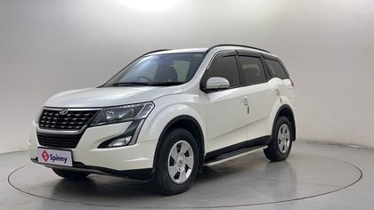 2019 Mahindra XUV500 W7