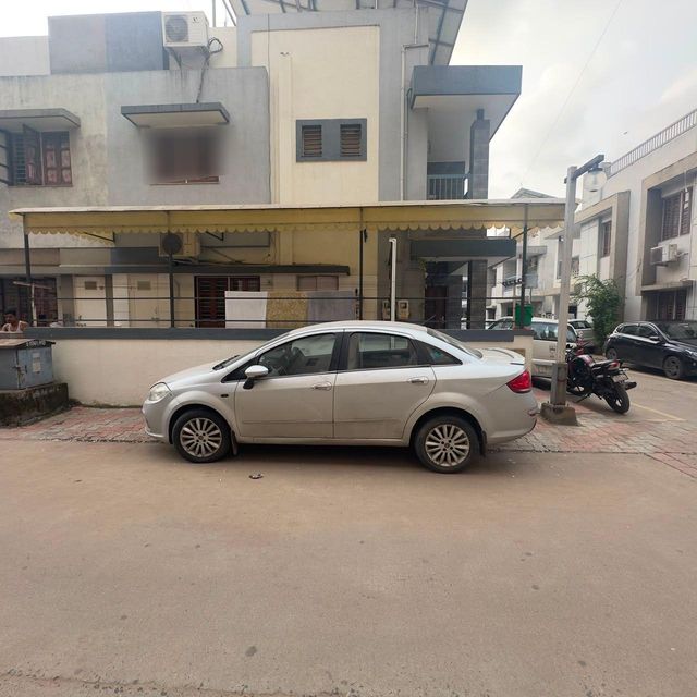 Fiat Linea 1.3 Multijet Elegante Second-hand 2015 Fiat Linea 1.3 Multijet Elegante for sale in Ahmedabad