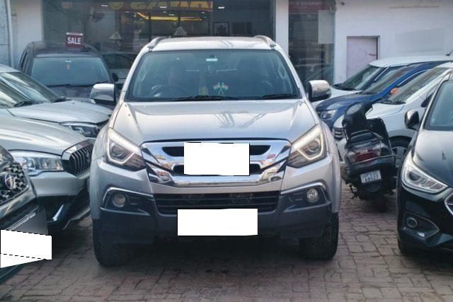 Isuzu MU-X 2WD Second-hand 2020 Isuzu MU-X 2WD for sale in Gorakhpur