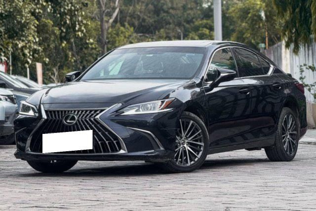 Second-hand 2024 Lexus ES 350h 300h exquisite for sale in New Delhi