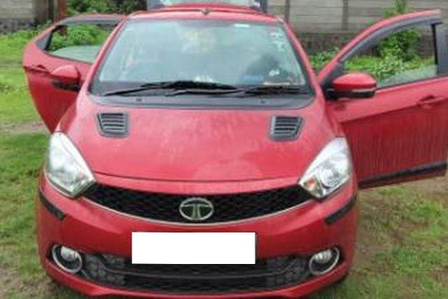 Tata Tiago 1.2 Revotron एक्सजेड Second-hand 2017 Tata Tiago 1.2 Revotron एक्सजेड for sale in Mumbai
