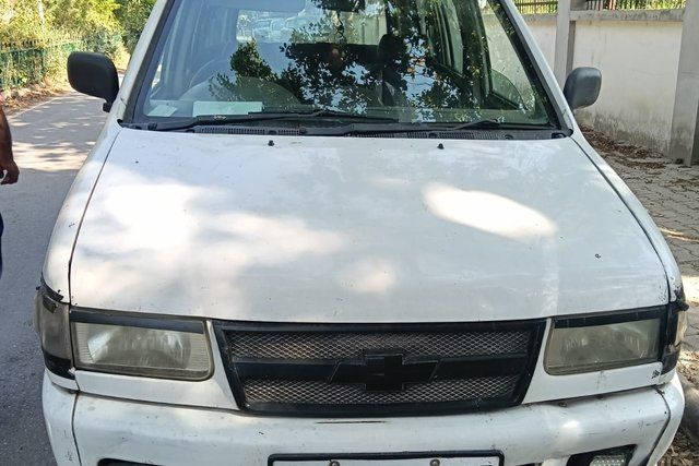 Chevrolet Tavera B1-7 seats BSII Second-hand 2011 Chevrolet Tavera B1-7 seats BSII for sale in Chandigarh