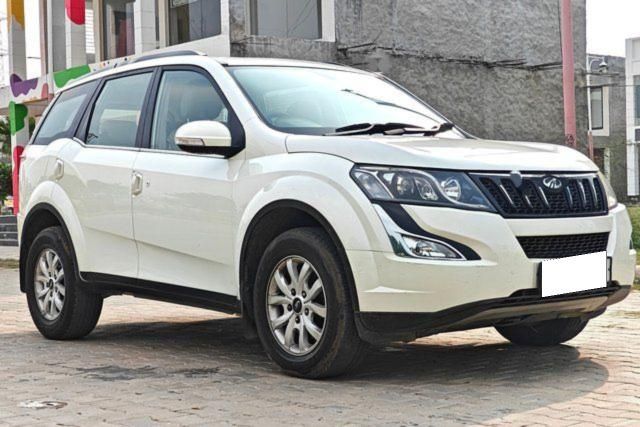 Second-hand 2017 Mahindra XUV500 आर W10 FWD for sale in Mohali