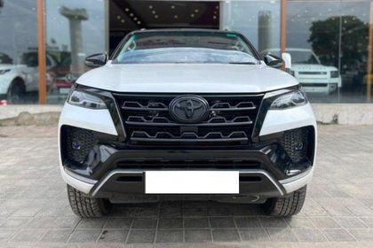 2023 Toyota Fortuner 4x4 डीजल AT