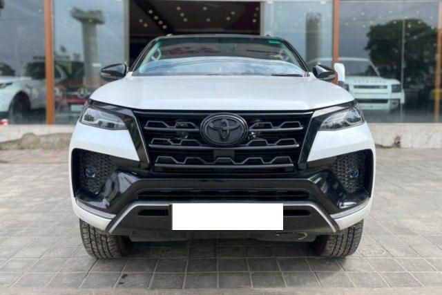 Second-hand 2023 Toyota Fortuner 4X4 Diesel AT for sale in Bangalore