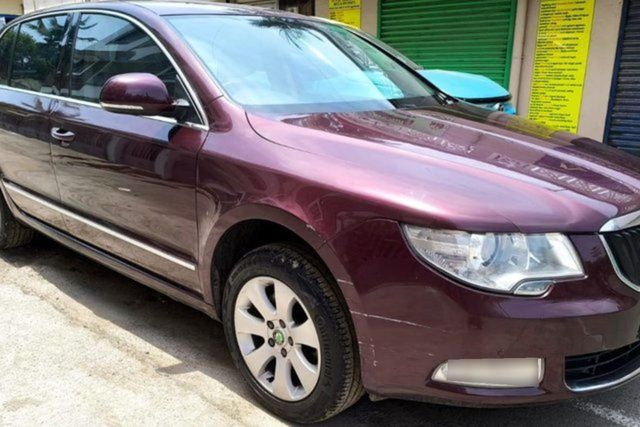 Skoda Superb Elegance 1.8 TSI AT Second-hand 2012 Skoda Superb Elegance 1.8 TSI AT for sale in Chennai