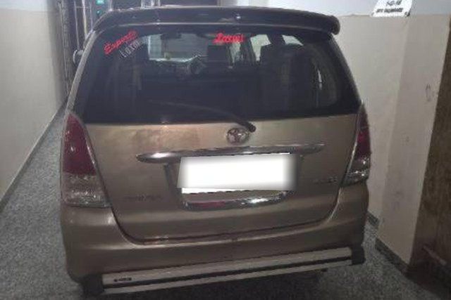 Toyota Innova 2.5 GX 7 STR Second-hand 2011 Toyota Innova 2.5 GX 7 STR for sale in Kota
