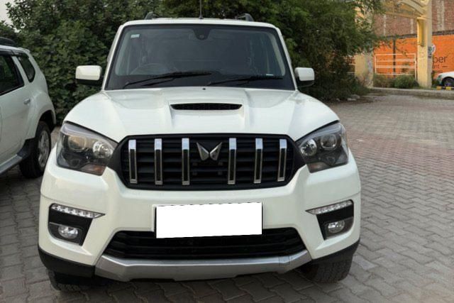 Mahindra Scorpio एस रेनफोर्स्ड 11 Second-hand 2023 Mahindra Scorpio एस रेनफोर्स्ड 11 for sale in New Delhi