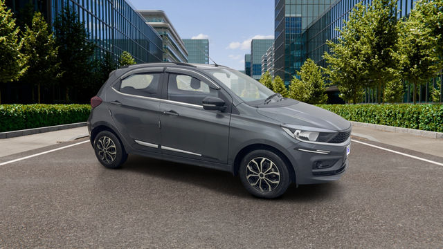 Tata Tiago XT Second-hand 2024 Tata Tiago XT for sale in Pune