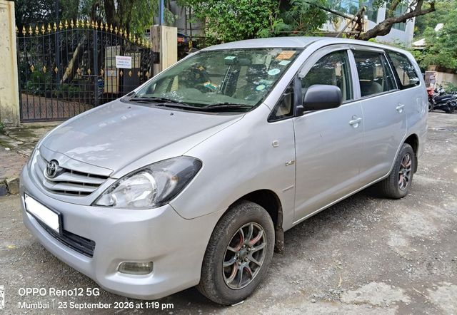 Toyota Innova 2.5 G (Diesel) 7 Seater BS III Second-hand 2011 Toyota Innova 2.5 G (Diesel) 7 Seater BS III for sale in Mumbai