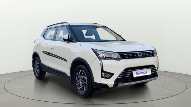 Second-hand 2023 Mahindra XUV300 W8 for sale in Jaipur