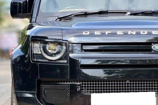 Second-hand 2023 Land Rover Defender 2.0 110 HSE for sale in Mumbai