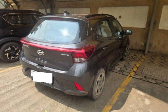 Second-hand 2023 Hyundai Grand i10 Nios AMT Sportz for sale in Surat