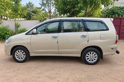 2014 Toyota Innova 2.5 VX (Diesel) 8 Seater BS IV