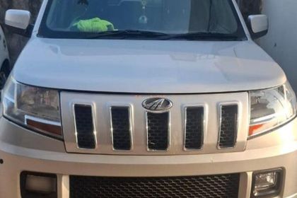 2017 Mahindra TUV 300 T8