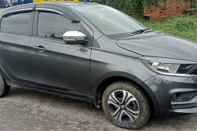 Tata Tiago एक्सटी Second-hand 2023 Tata Tiago एक्सटी for sale in Varanasi