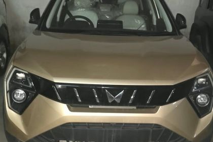 2025 महिंद्रा एक्सयूवी 3एक्सओ AX7 L Turbo