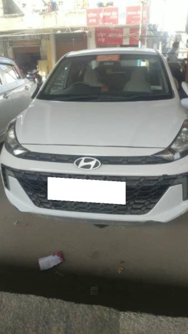 Hyundai Aura SX CNG Second-hand 2025 Hyundai Aura SX CNG for sale in Hapur