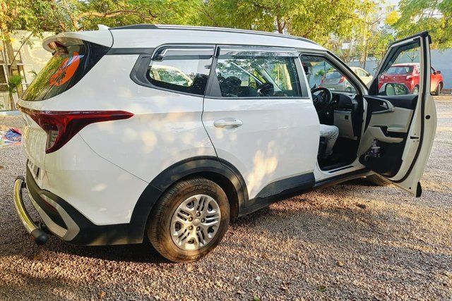 Kia Carens प्रेस्टीज Second-hand 2024 Kia Carens प्रेस्टीज for sale in Hyderabad