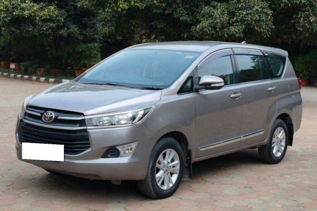 Toyota Innova Crysta 2.4 GX MT बीएस4 Second-hand 2017 Toyota Innova Crysta 2.4 GX MT बीएस4 for sale in New Delhi
