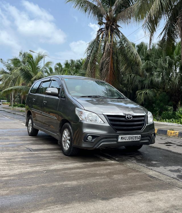 Toyota Innova 2.5 VX 8 STR BSIV Second-hand 2012 Toyota Innova 2.5 VX 8 STR BSIV for sale in Mumbai