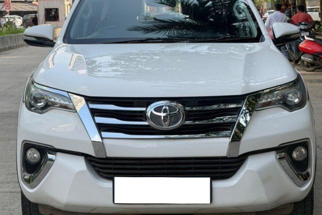 Toyota Fortuner 2.8 4डब्ल्यूडी AT बीएस4 Second-hand 2017 Toyota Fortuner 2.8 4डब्ल्यूडी AT बीएस4 for sale in Mumbai